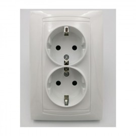 Socket Earthed Dual Flush mounted White 
